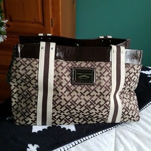 Tommy Hilfiger Tote